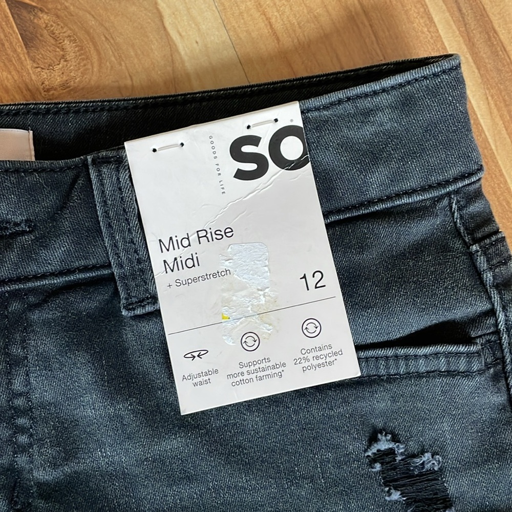 SO Mid Rise Midi Super Stretch Black Denim Shorts - Size 12 - Picture 2 of 9